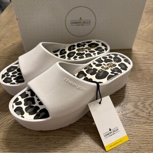 Lemon Jelly ENYD 01 Womens 8 Sandals Platform Slides Animal Print NWB